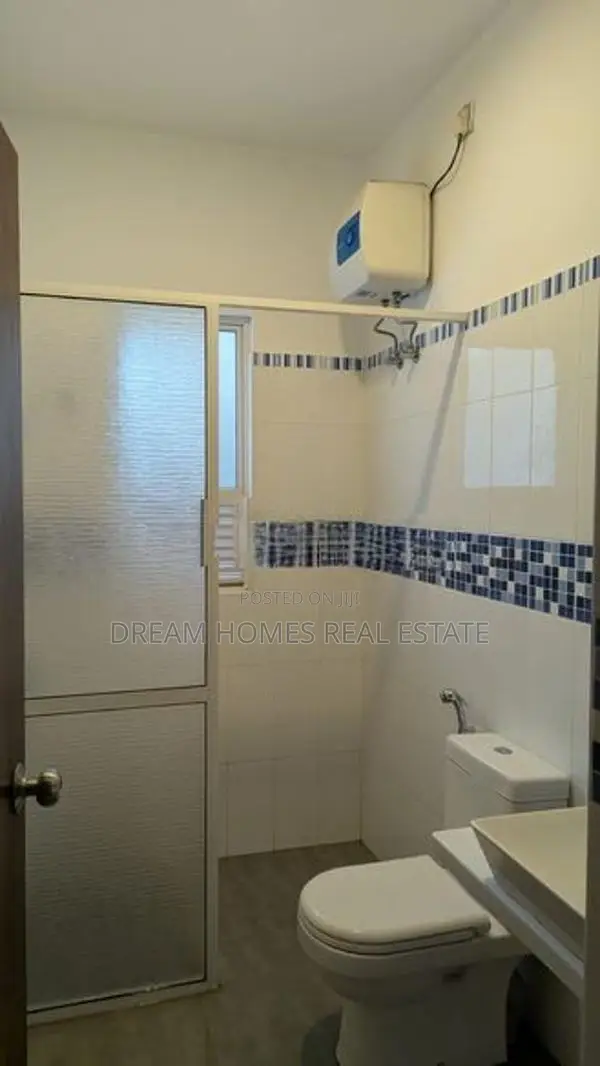 Spacious 4-Bedroom House for Rent – Thalawathugoda