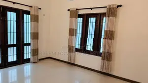 Spacious 4-Bedroom House for Rent – Thalawathugoda