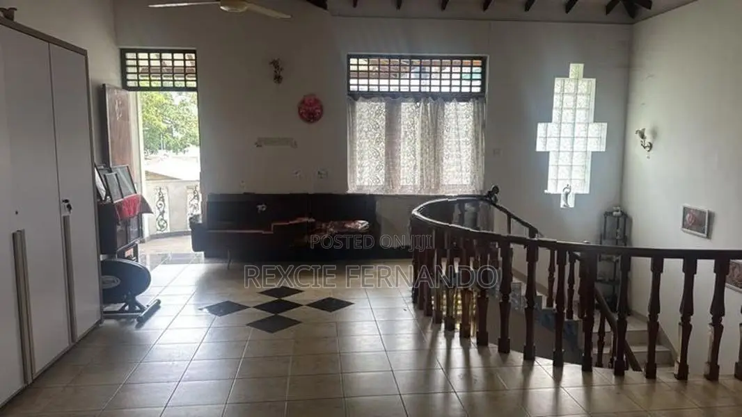 2 story house for rent