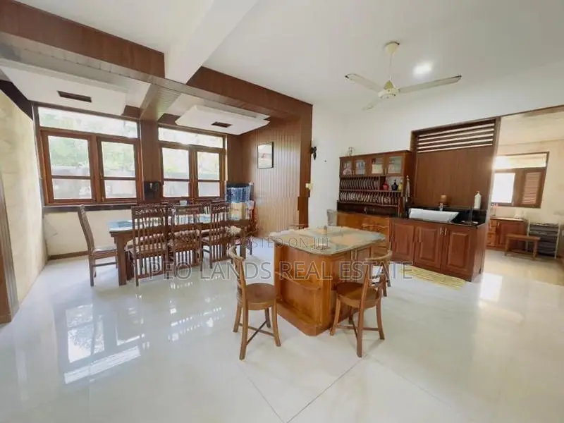 (DH548) Furnished Modern Two Storey House for Sale in Athurugiriya