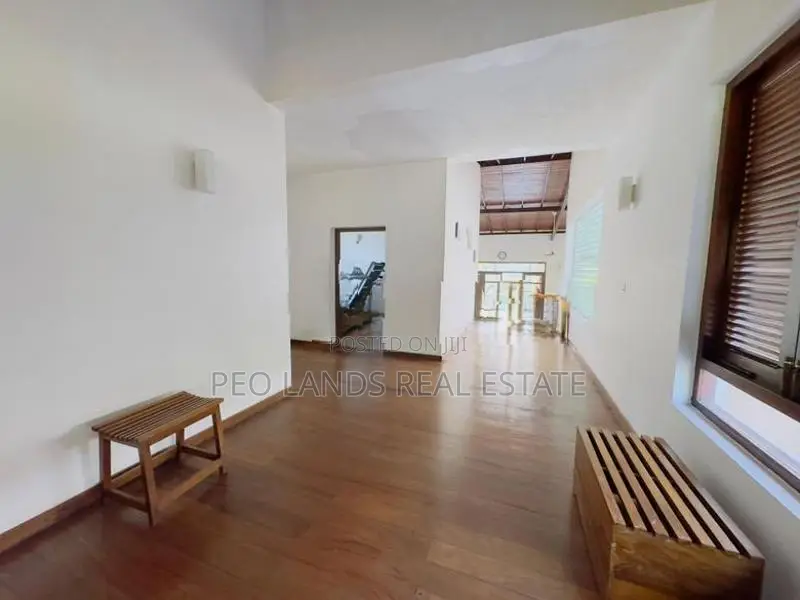 (DH548) Furnished Modern Two Storey House for Sale in Athurugiriya