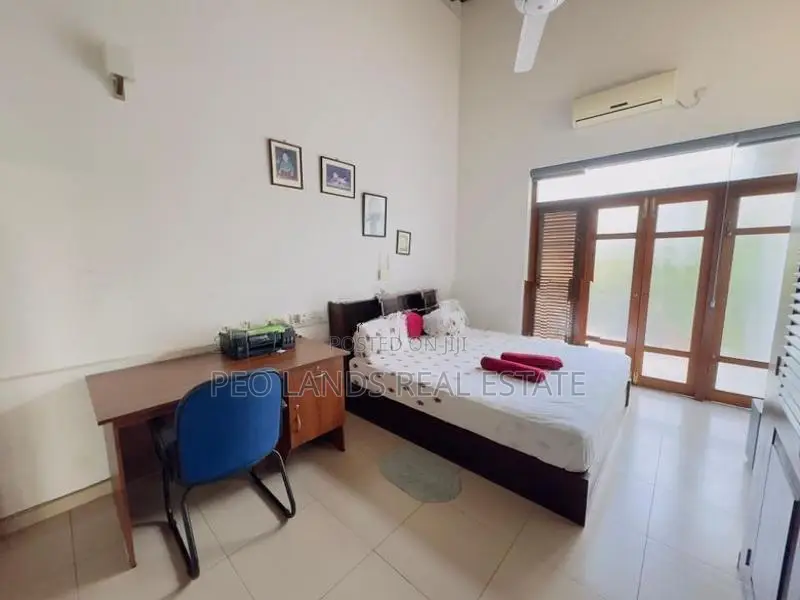 (DH548) Furnished Modern Two Storey House for Sale in Athurugiriya