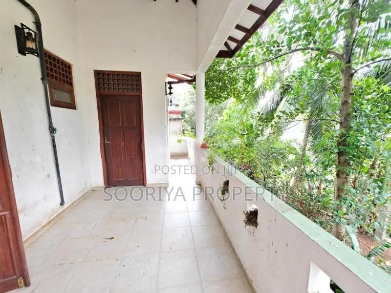 Three Storey House for Rent in Kadawatha , Gampaha Waliweriya Road