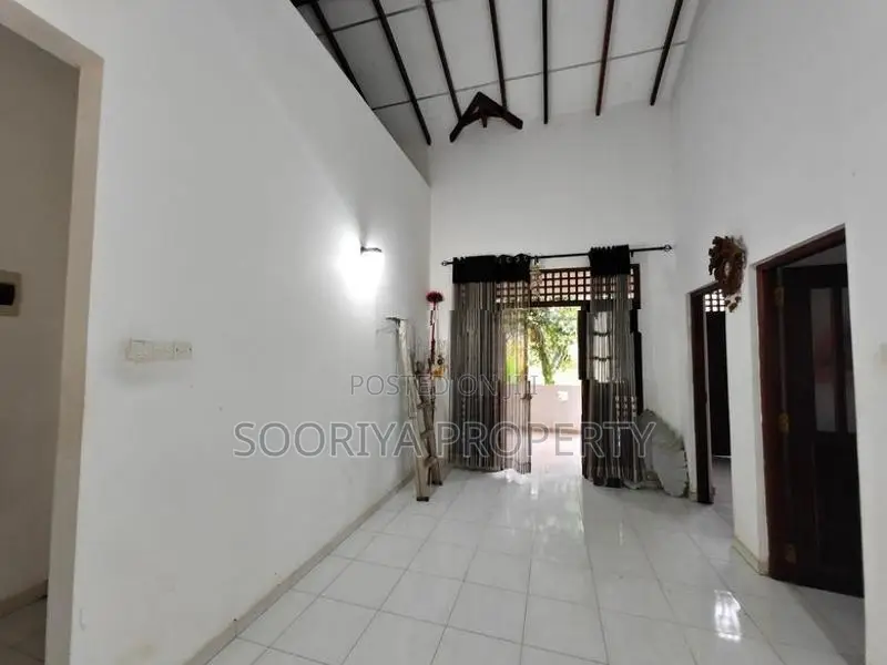 Three Storey House for Rent in Kadawatha , Gampaha Waliweriya Road