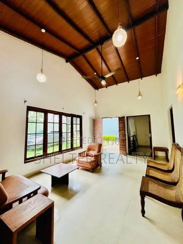 Fully Furnished 3 BR house for rent in Thalawathugoda