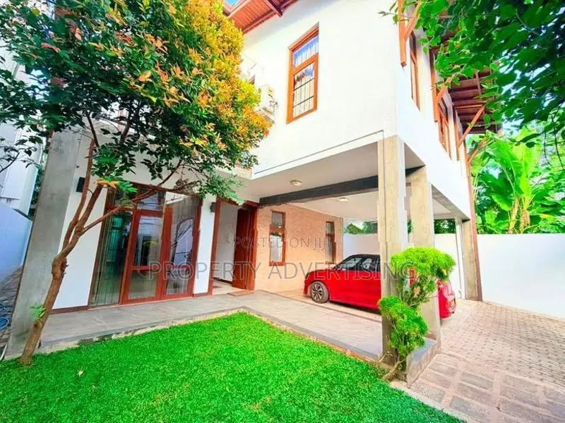 Luxurious Battaramulla Wickramasinghapura House for Sale