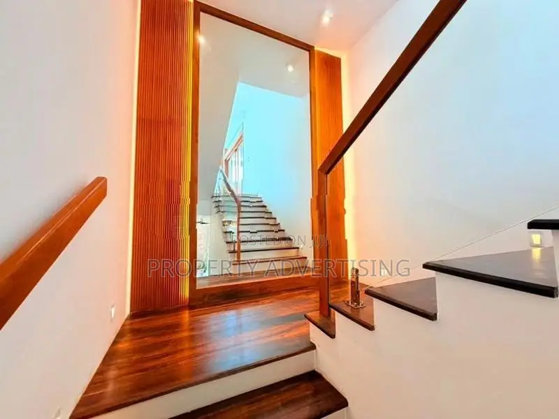 BATTARAMULLA JAYANTHIPURA LUXURY BRAND NEW HOUSE FOR SALE