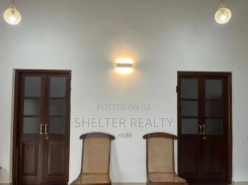 Fully Furnished 3 BR house for rent in Thalawathugoda