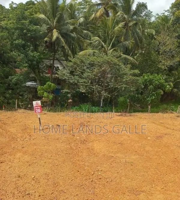 ගාල්ල ඉමදූව ප්‍රධාන මාර්ගයට පෙනෙන දුරින් ඉඩම