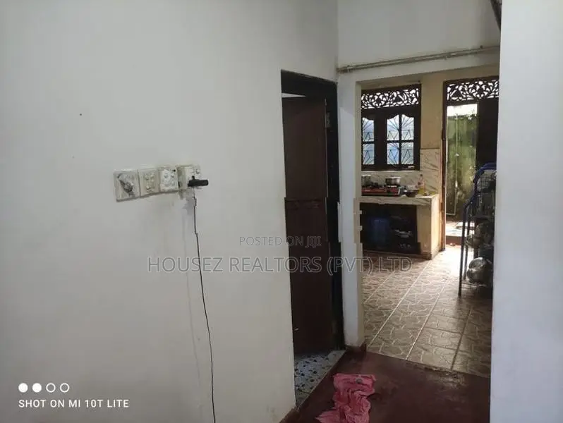 Twin Houses Solar Property for Sale Wellampitiya