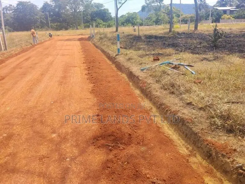 මරදන්කඩවල නගරයට ඇවිදින දුරින් සින්නක්කර ඉඩමක්