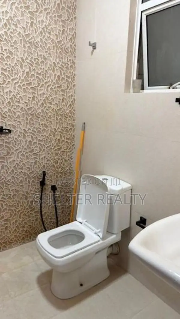 Fully Furnished 3 BR apartment for rent in Dehiwala