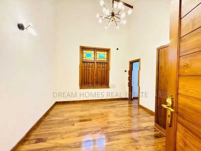 5 Bedroom House for Sale in Nugegoda