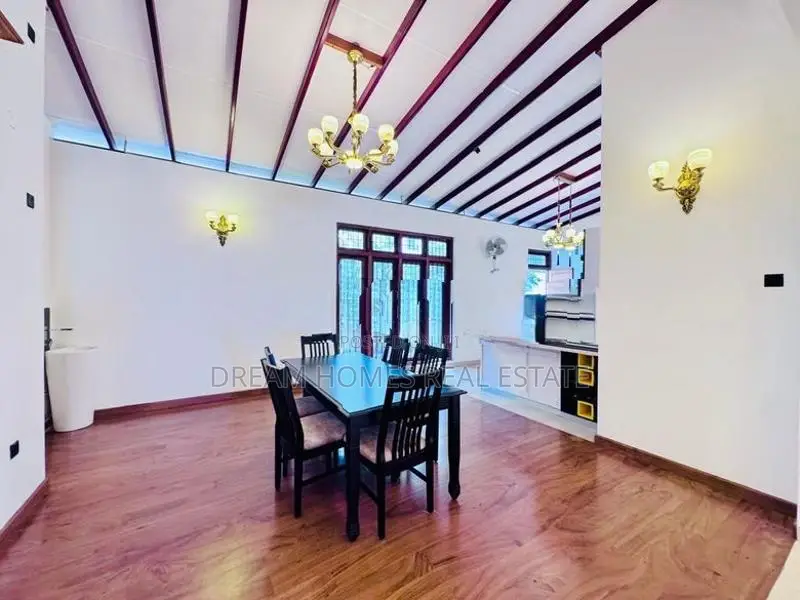 5 Bedroom House for Sale in Nugegoda