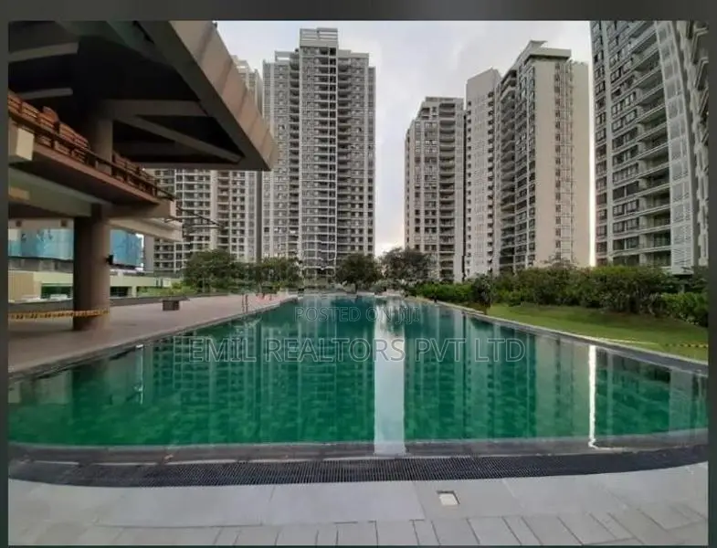 3 Bedroom Elegantly Furnished Luxury Apartment (EM047MI)