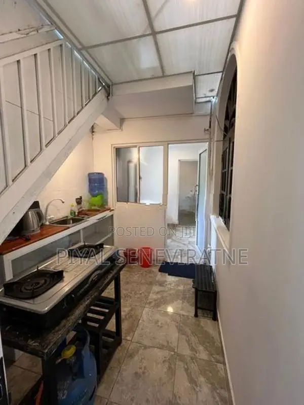 Seasonal Room for Short Term Rent - Kandy