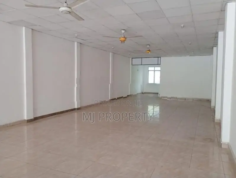 ( TC-1105) Valuable 1st Floor Commercial Shop Space Rent in Malabe