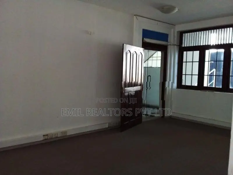 Spacious 9 Bedroom Commercial Property for Rent in Colombo 07 (EM038AM