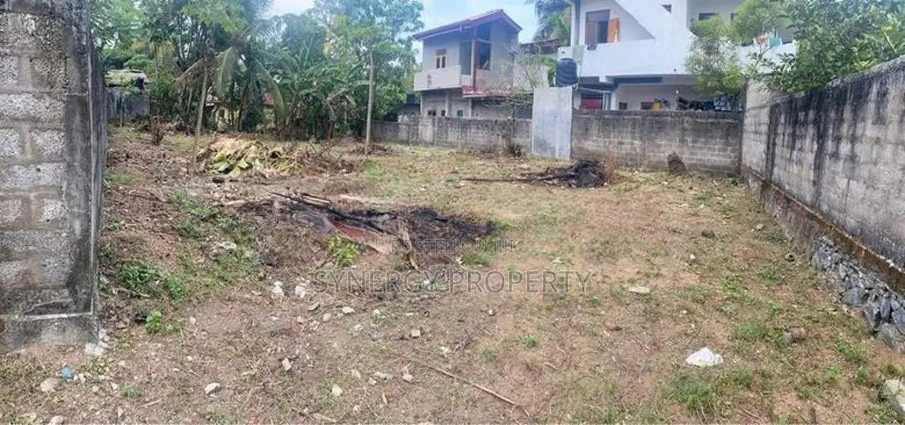 Land For Sale In Mahara Kadawatha (LA-GAMMA-61)