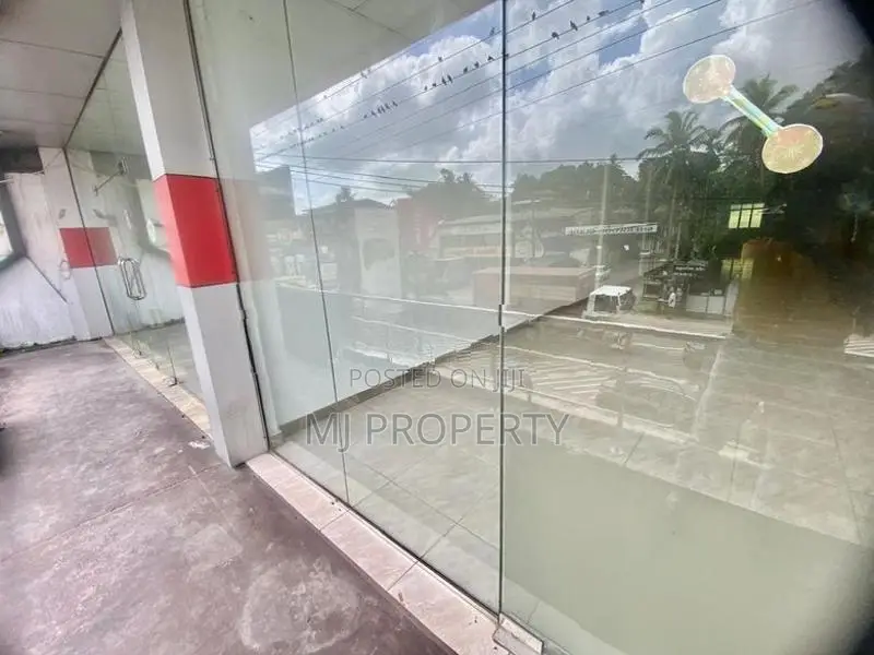 ( TC-1105) Valuable 1st Floor Commercial Shop Space Rent in Malabe