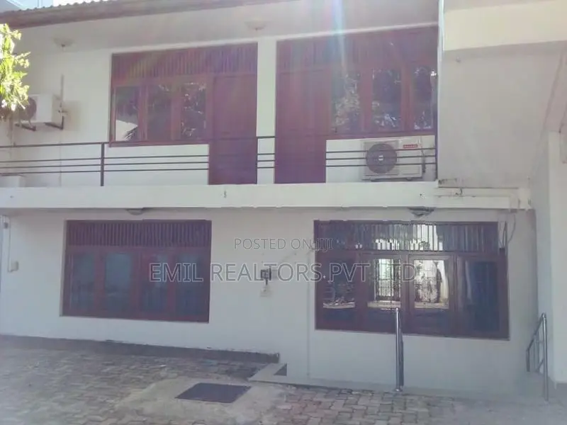 Spacious 9 Bedroom Commercial Property for Rent in Colombo 07 (EM038AM