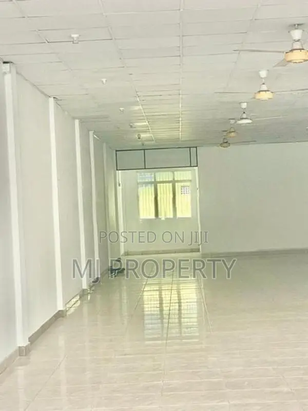 ( TC-1105) Valuable 1st Floor Commercial Shop Space Rent in Malabe