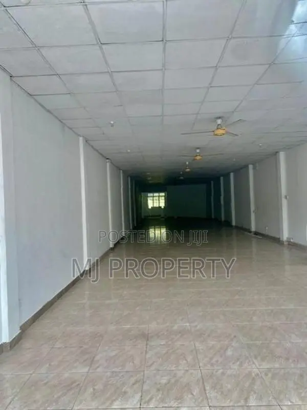 ( TC-1105) Valuable 1st Floor Commercial Shop Space Rent in Malabe