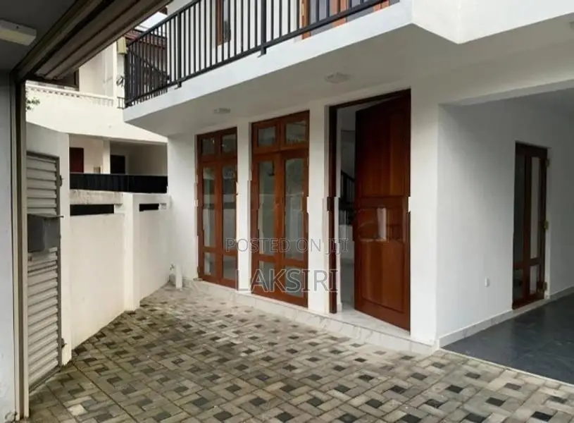 4 BR / 3 BA Modern Two Story House Rent Nugegoda Mirihana