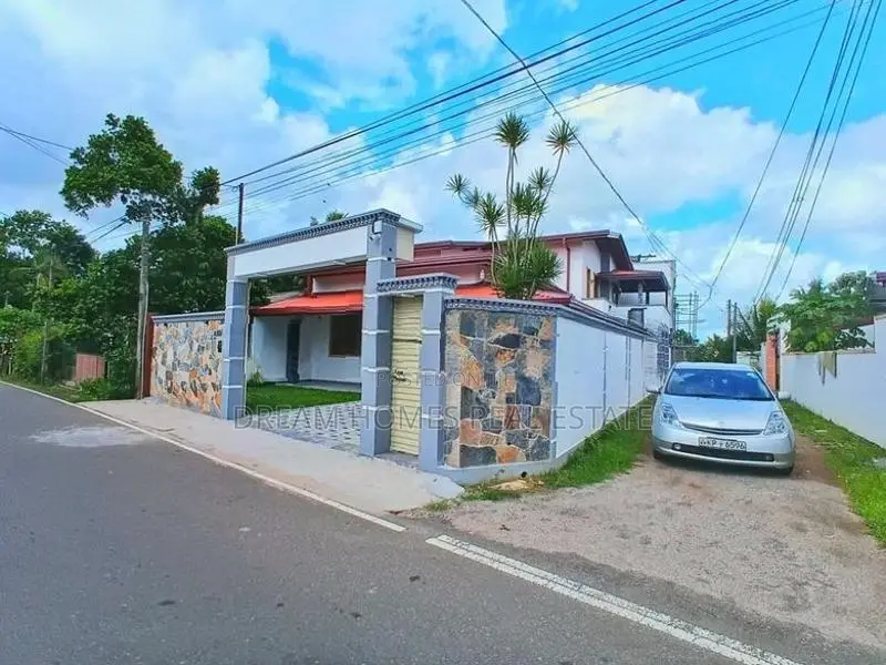 Modern Family House for Sale – Makandana, Piliyandala