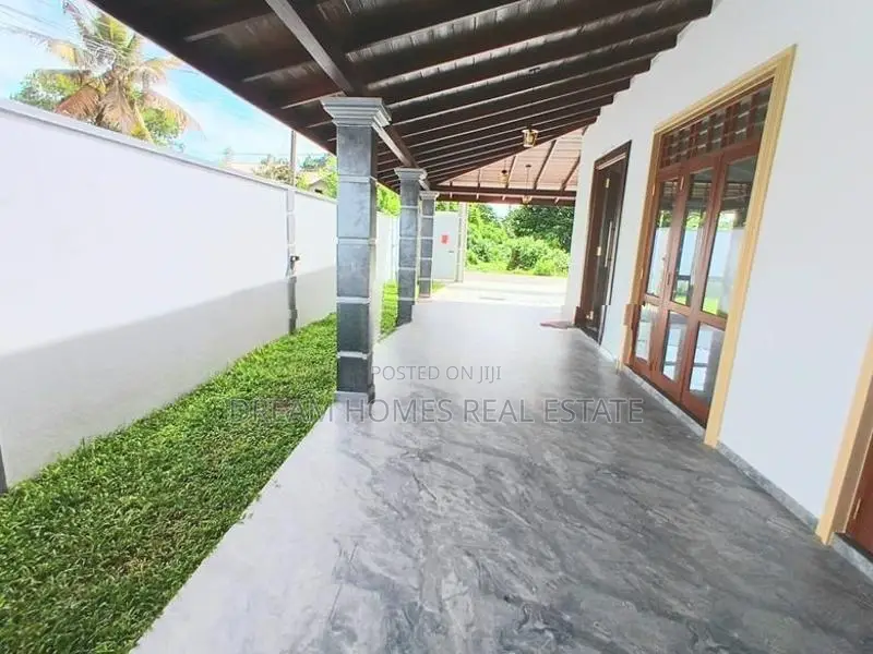 Modern Family House for Sale – Makandana, Piliyandala