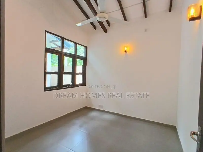 Modern 3 Bedroom House – Kahathuduwa, Piliyandala