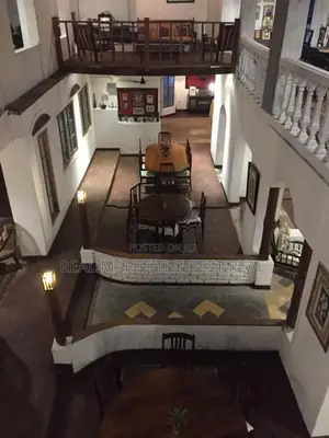 KANDY : 10-BR (48P) 5-STOREY BUILDING FOR SALE