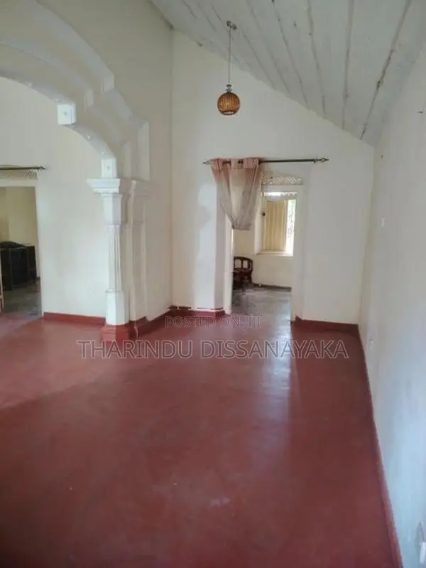Commercial Land in Veyangoda Town Plot 01
