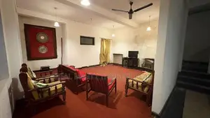 KANDY : 10-BR (48P) 5-STOREY BUILDING FOR SALE