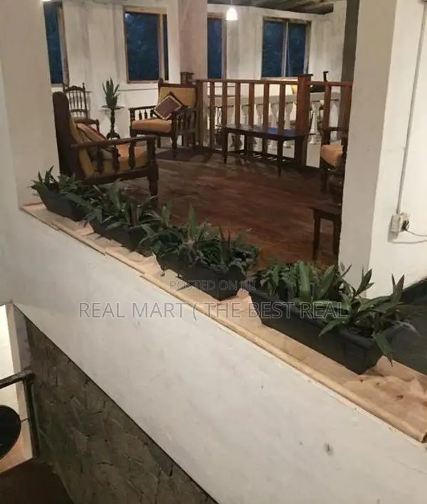 KANDY : 10-BR (48P) 5-STOREY BUILDING FOR SALE