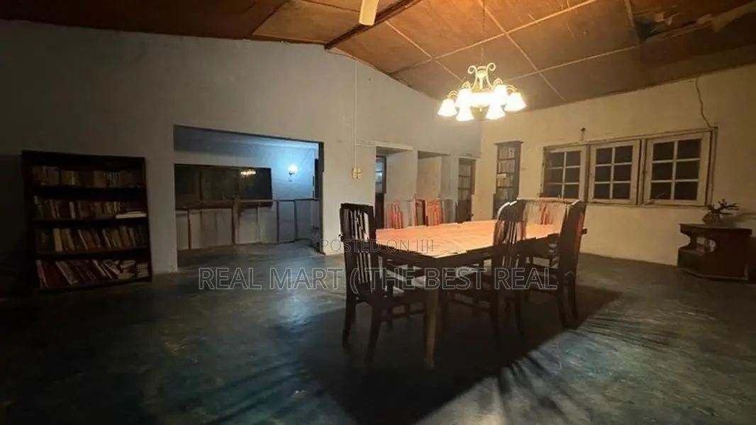 KANDY : 10-BR (48P) 5-STOREY BUILDING FOR SALE