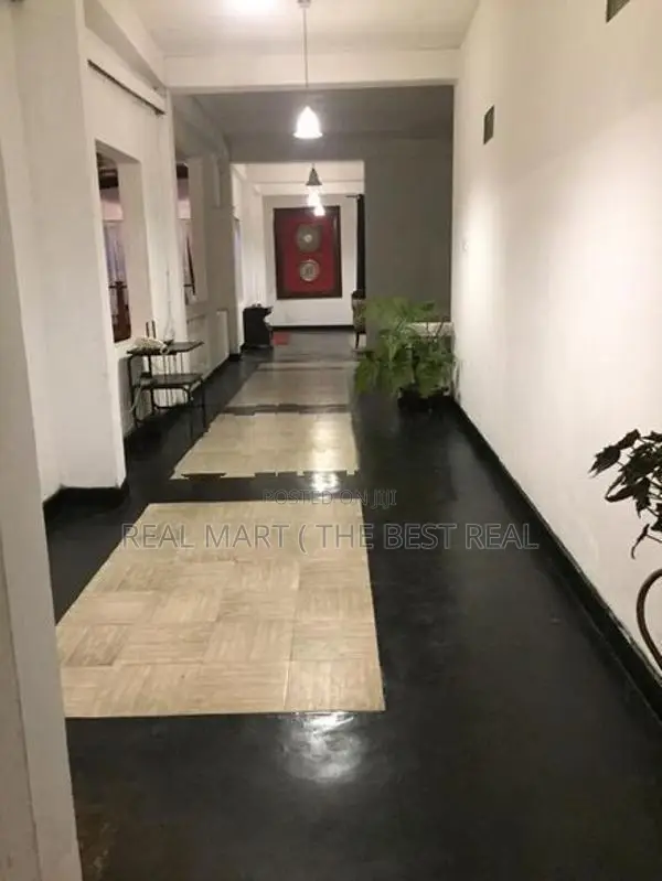KANDY : 10-BR (48P) 5-STOREY BUILDING FOR SALE