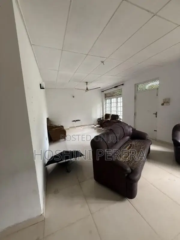 Room for Rent – Pelawatta, Battaramulla (Girls Only)