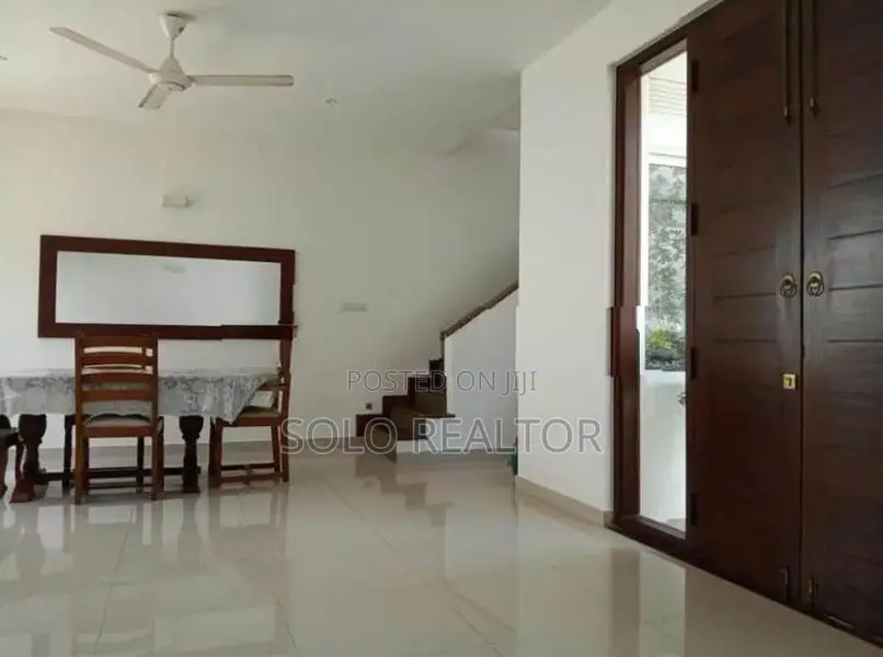 4 Bedroom Modern House for Rent in Colombo 6