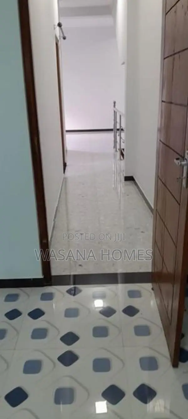 Super 3.Story House for Sale Pitakotte