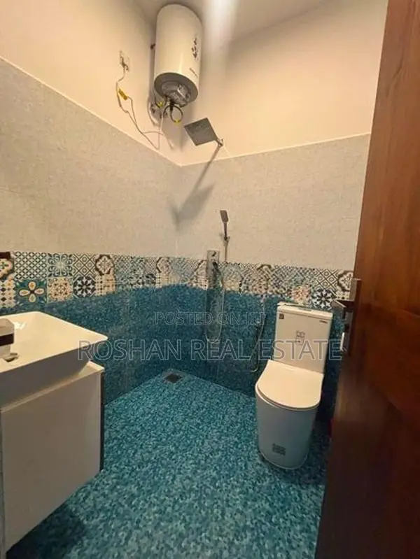SUPER LUXURIOUS FULLY FURNISHED PENTHOUSE FOR RENT COLOMBO 3 CH2871