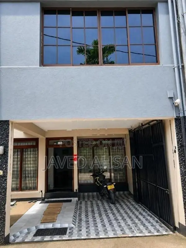 2-Story House for Sale - Thumulla Junction Colombo 5