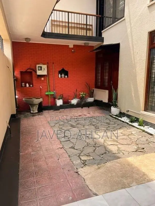 2-Story House for Sale - Thumulla Junction Colombo 5