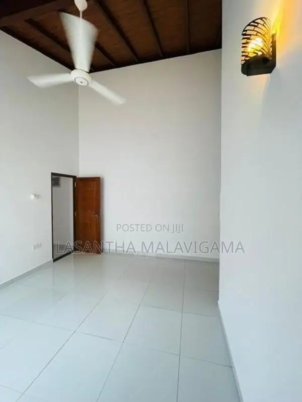 Brand New Single Storey House for sale in Athurugiriya Galwarusa Road