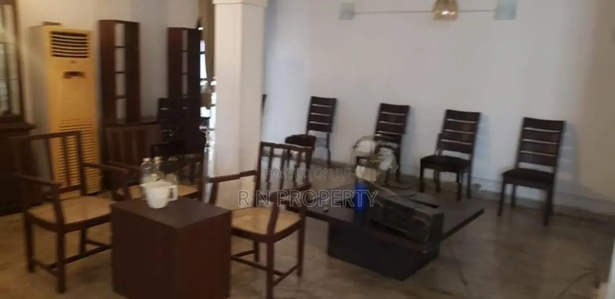 House with 10 Perch Land for Sale – Colombo 05