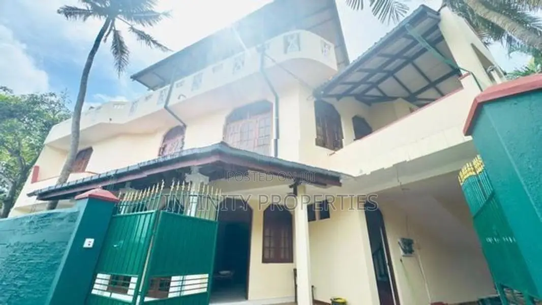 10 Perch 2-Storey House for Sale - Mount Lavinia, Galle Road (SA-11)