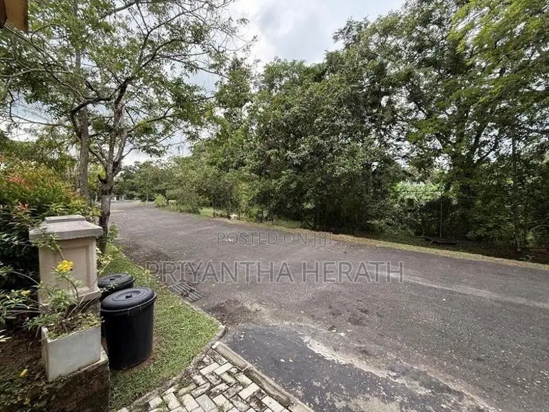 Elegant House for Rent with Furniture at Eden Gardens Thalawathugoda