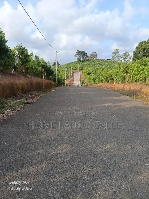 බද්දේගම අලුත්වල ප්‍රධාන මාර්ගයට මුහුනලා