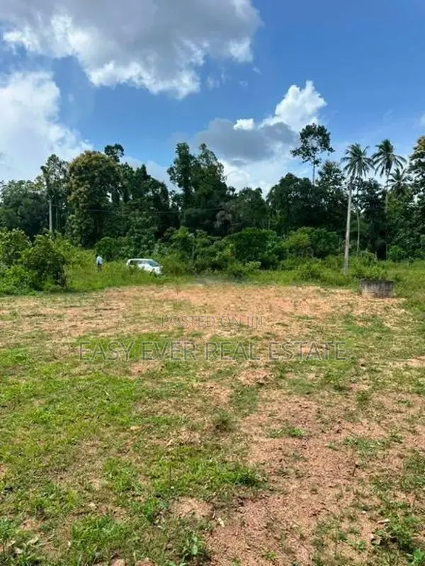 මීරිගම කළුඅග්ගලින් අඩි 20 මාර්ග පහසුකම් සහිත නේවාසික ඉඩමක් විකිණීමට