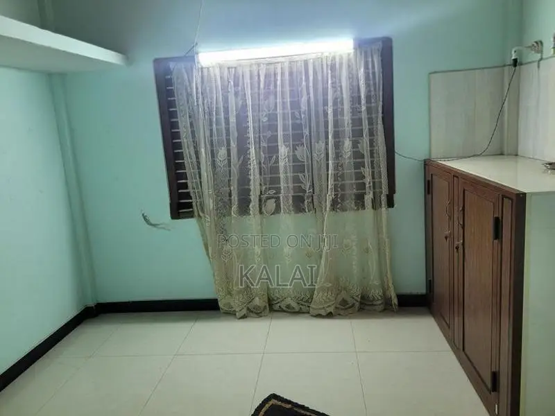 Unfurnished Upstair House for Rent in Nallur